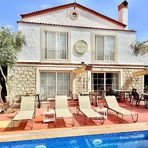 Otel Rebetiko, Alaçatı